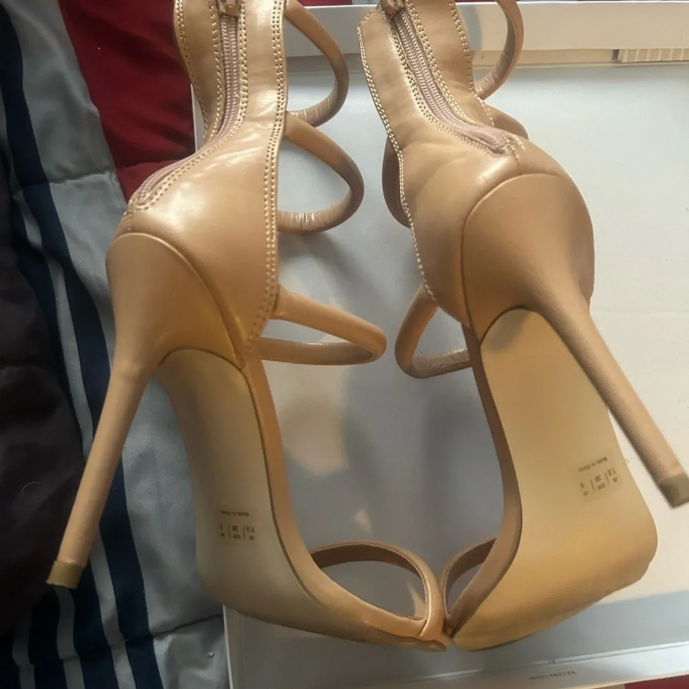 Nude Sandals - Picture 7 of 7